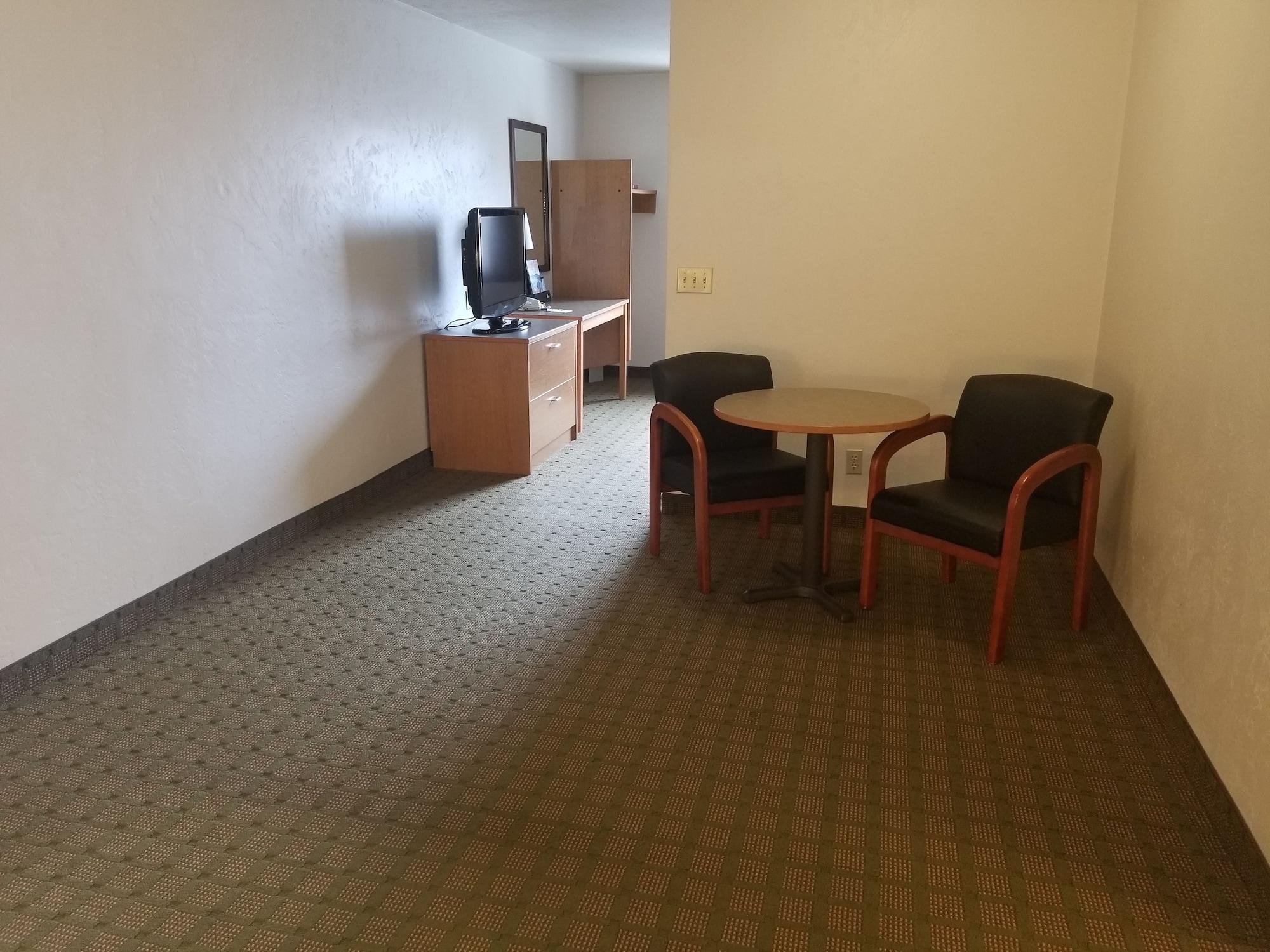 Super 8 By Wyndham Bend Hotel Екстериор снимка
